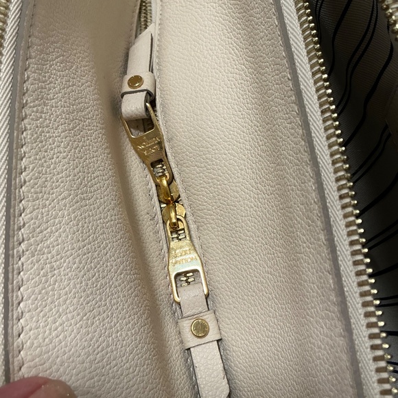 Louis Vuitton cream empritine Marais handbag - Picture 6 of 11